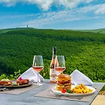 Hotell Ozon & Luxury 4*