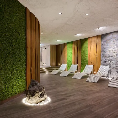 Ozon & Luxury Hotel 4*