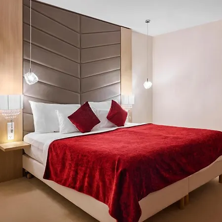Ozon & Luxury Hotel
