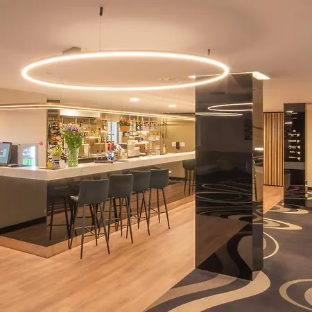 Ozon & Luxury Hotel