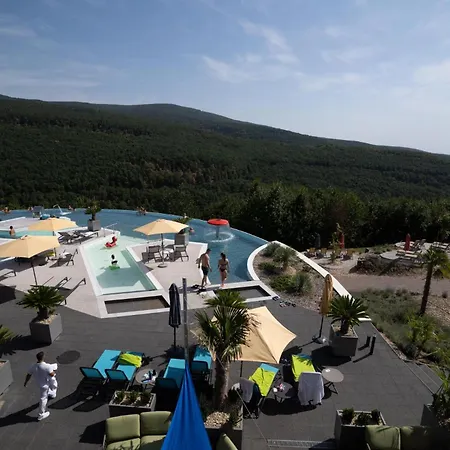 Ozon & Luxury Hotel 4*