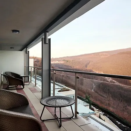 Ozon & Luxury Hotel